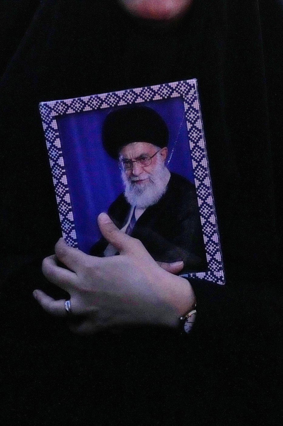 See the world in vertical: Top photos by AP photojournalists | iNFOnews.ca