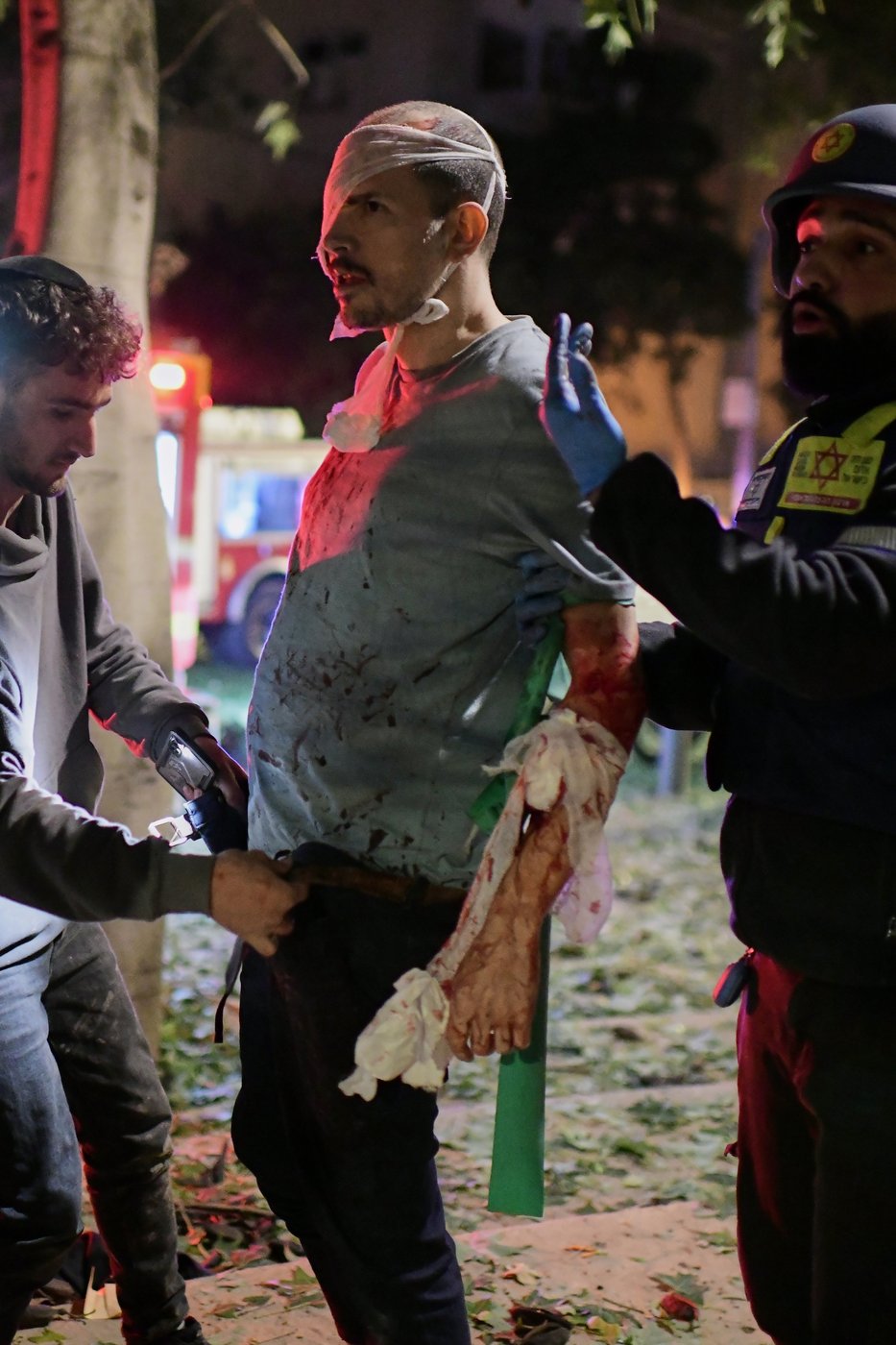 See the world in vertical: Top photos by AP photojournalists | iNFOnews.ca