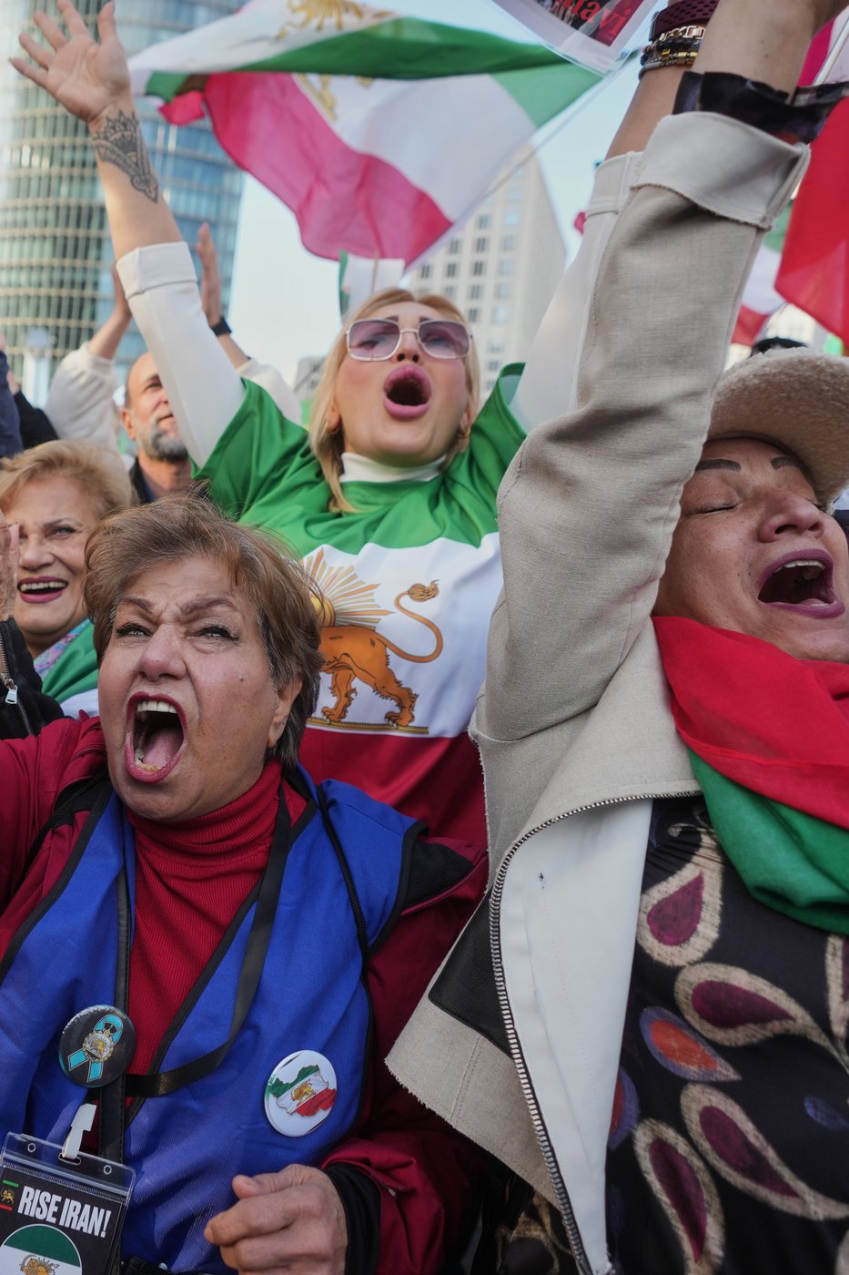 See the world in vertical: Top photos by AP photojournalists | iNFOnews.ca