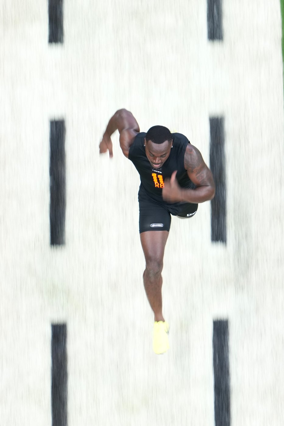 See the world in vertical: Top photos by AP photojournalists | iNFOnews.ca