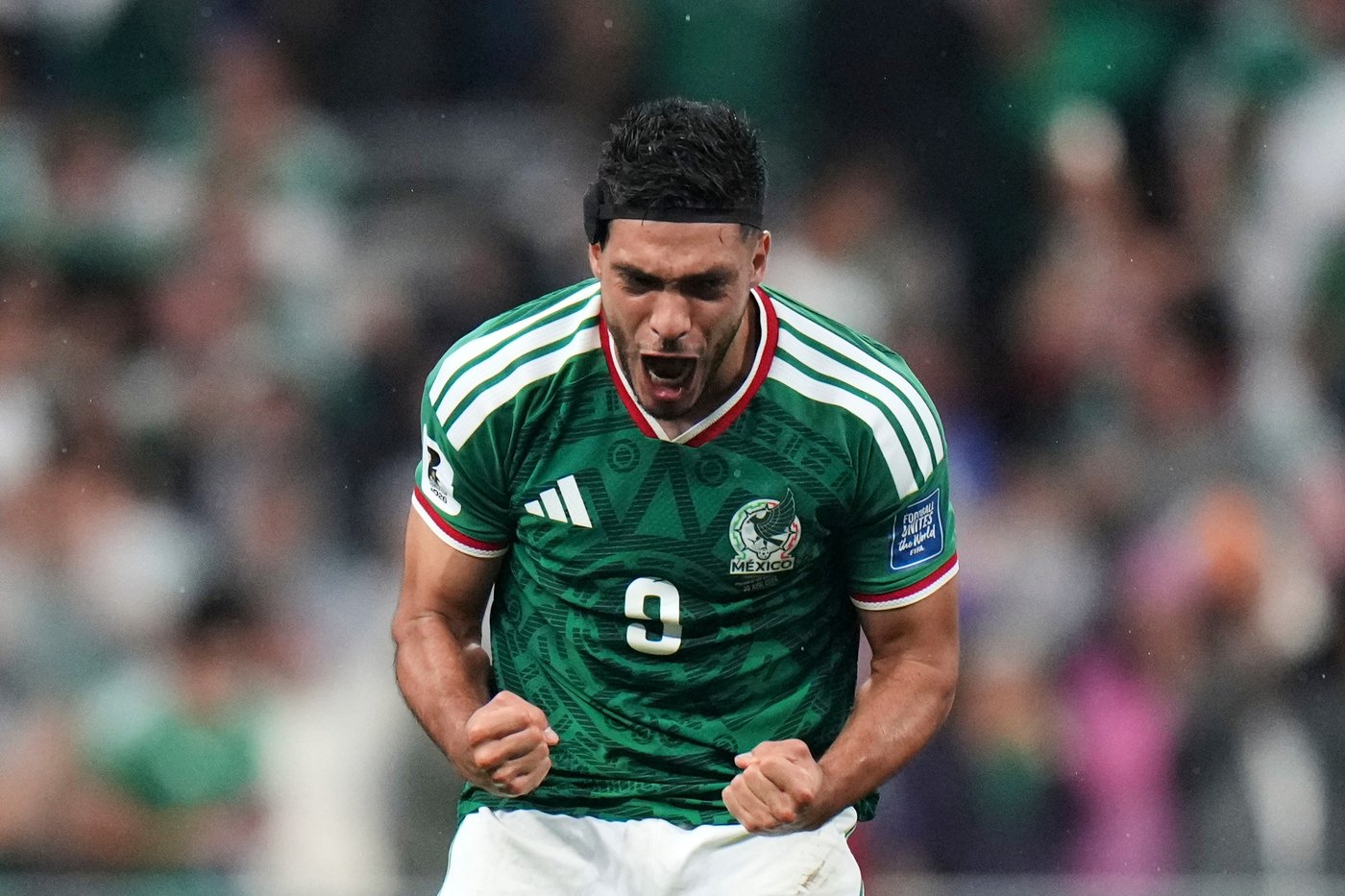 Mexico ends a 40-year knockout drought, beats Ecuador 2-0 to reach the round of 16 | iNFOnews.ca