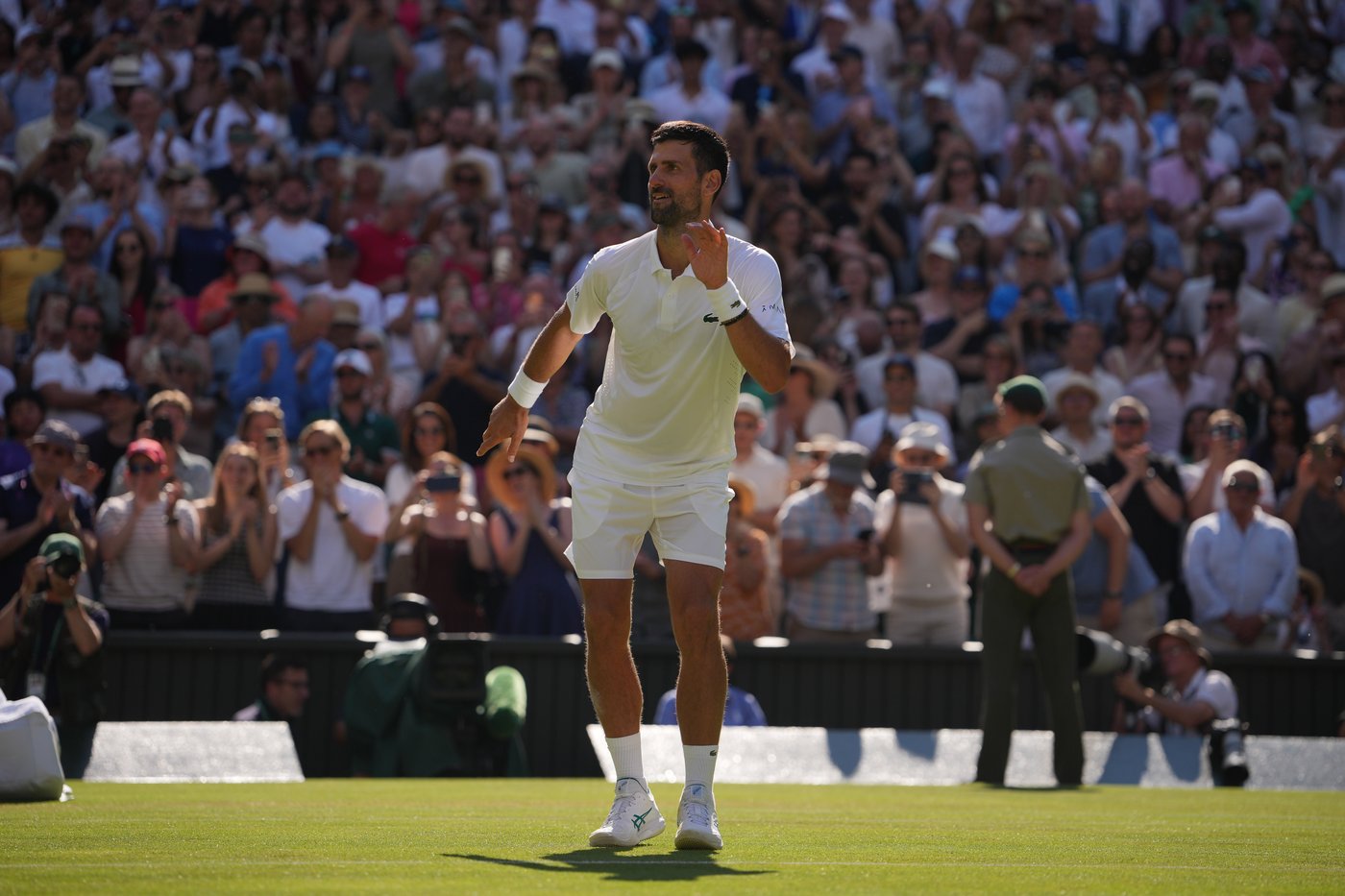 Novak Djokovic earns 105th match win at Wimbledon to equal Roger Federer record | iNFOnews.ca Novak Djokovic earns 105th match win at Wimbledon to equal Roger Federer record | iNFOnews.ca