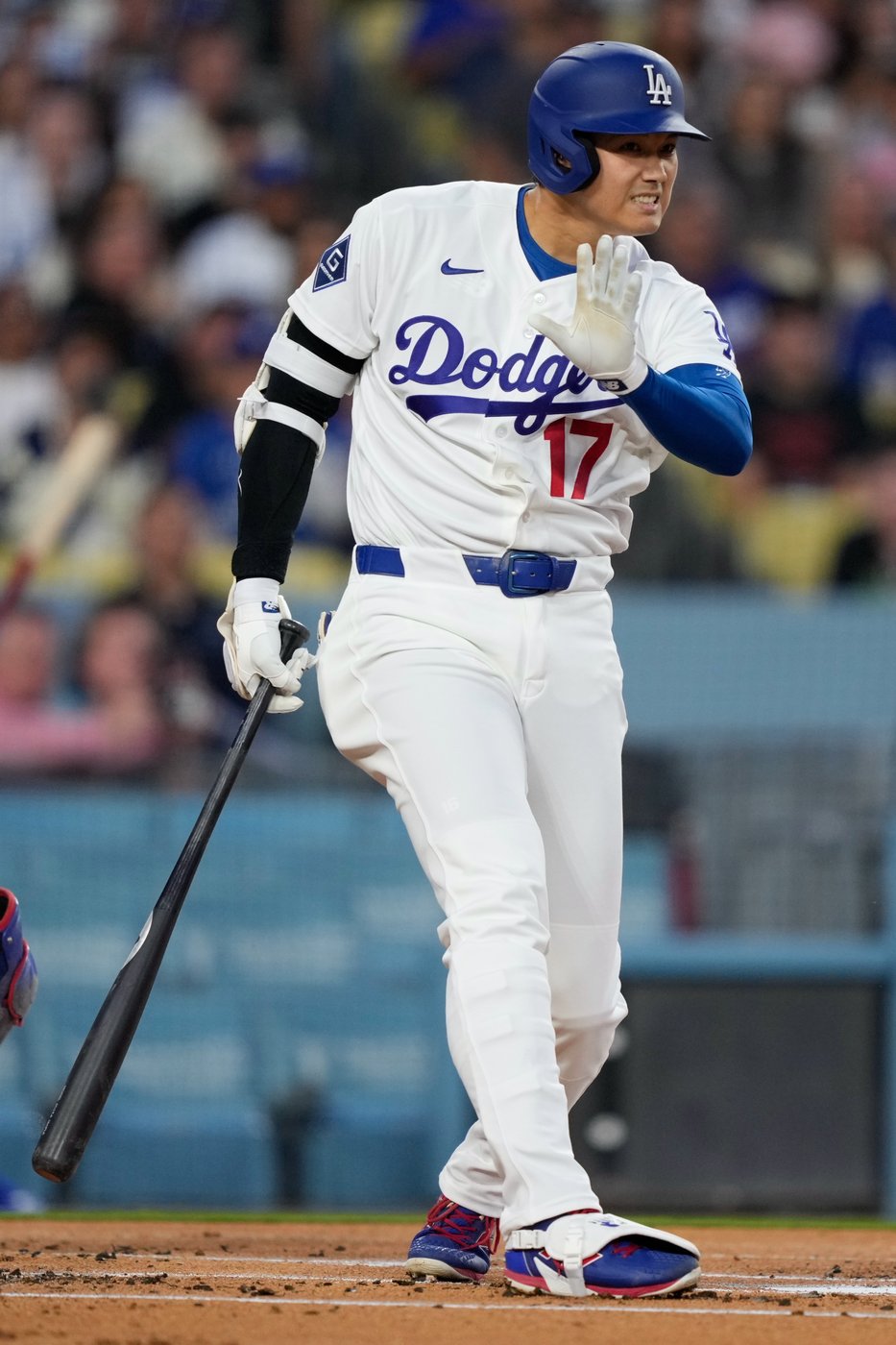 Max Muncy’s 3-homer night ends with a stunning 9th-inning winner as Dodgers top Rangers, 8-7 | iNFOnews.ca
