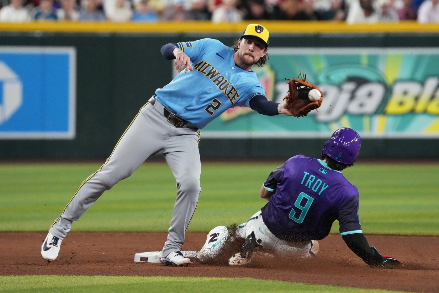 Chourio's scratch hit in 11th breaks tie, Brewers top Diamondbacks 7-4 | iNFOnews.ca