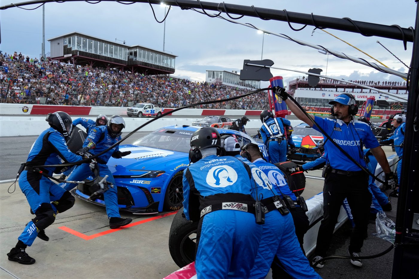 NASCAR drivers head into week-long break before Iowa race pondering playoff chase | iNFOnews.ca