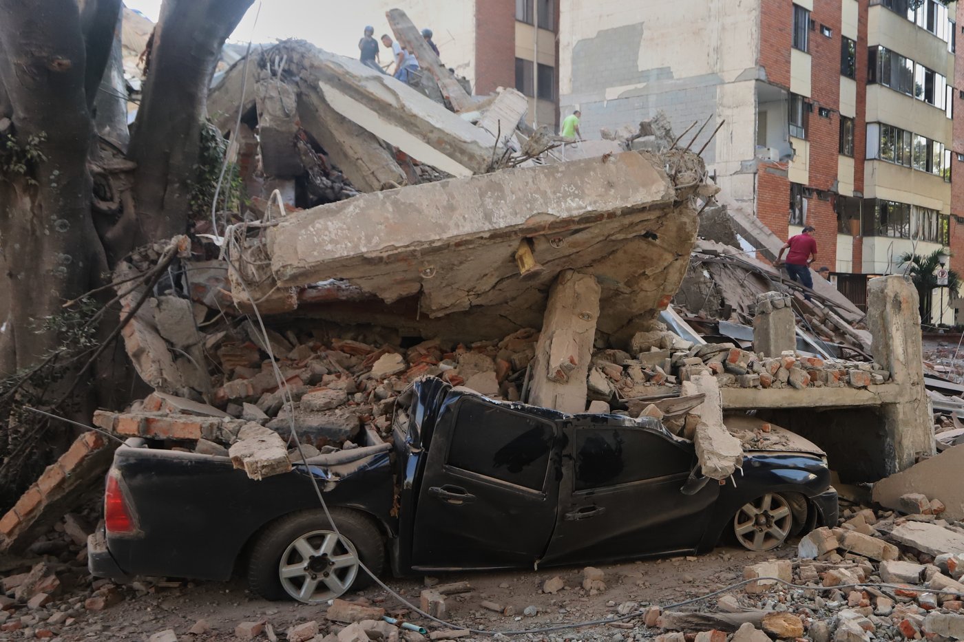 Colombia searches for its missing after a powerful earthquake kills more than 100 | iNFOnews.ca