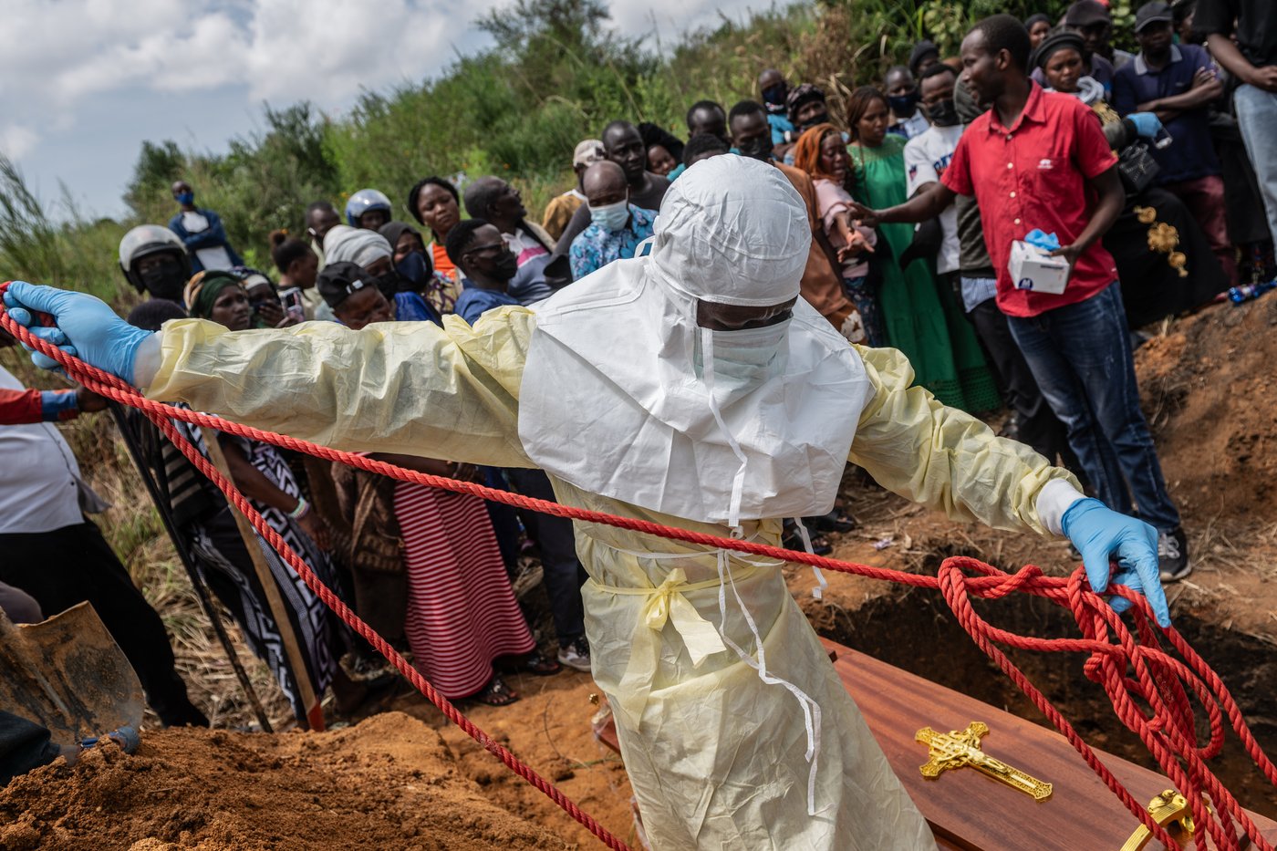 A second Ebola treatment center is set ablaze in eastern Congo, with 18 suspected cases fleeing | iNFOnews.ca A second Ebola treatment center is set ablaze in eastern Congo, with 18 suspected cases fleeing | iNFOnews.ca