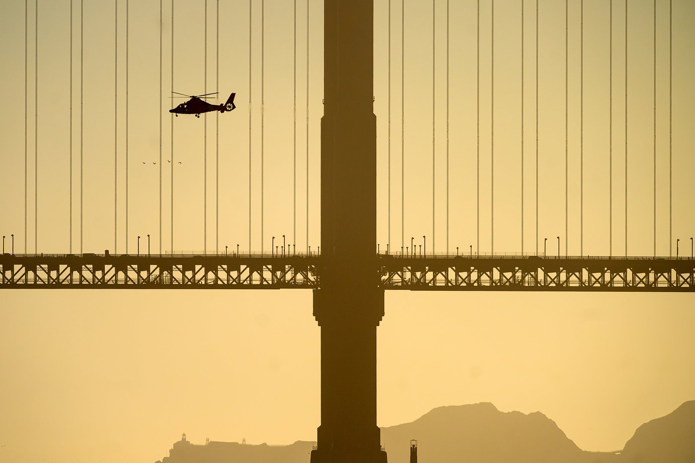 1 dead and 3 missing after boat carrying mostly family members sinks near Alcatraz Island | iNFOnews.ca 1 dead and 3 missing after boat carrying mostly family members sinks near Alcatraz Island | iNFOnews.ca