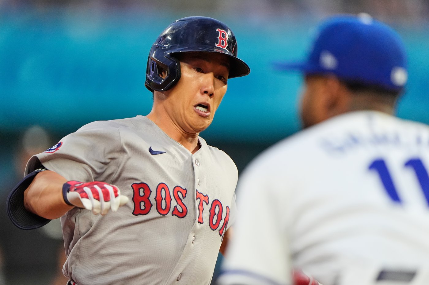 Red Sox beat Royals 3-1 behind Willson Contreras' homer and Sonny Gray's strong outing | iNFOnews.ca