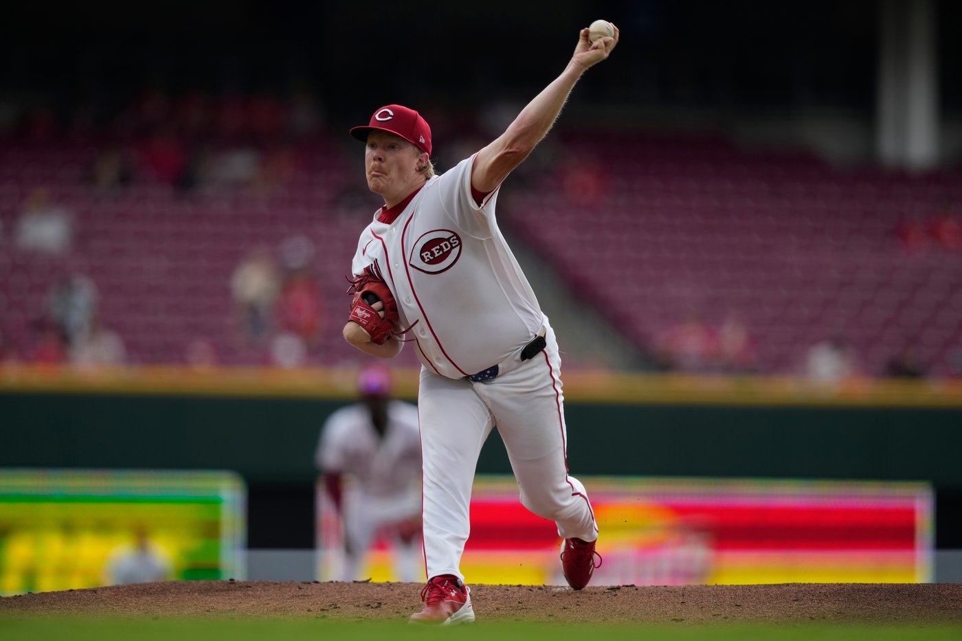 Reds homer four times to back Andrew Abbott, beat the Athletics 6-5 to complete sweep | iNFOnews.ca
