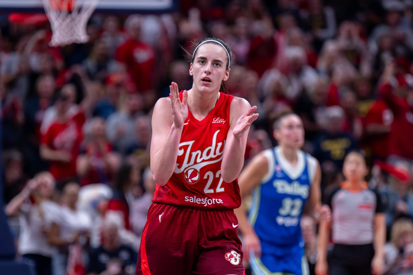 Caitlin Clark-Paige Bueckers matchup highlights WNBA's big opening weekend | iNFOnews.ca