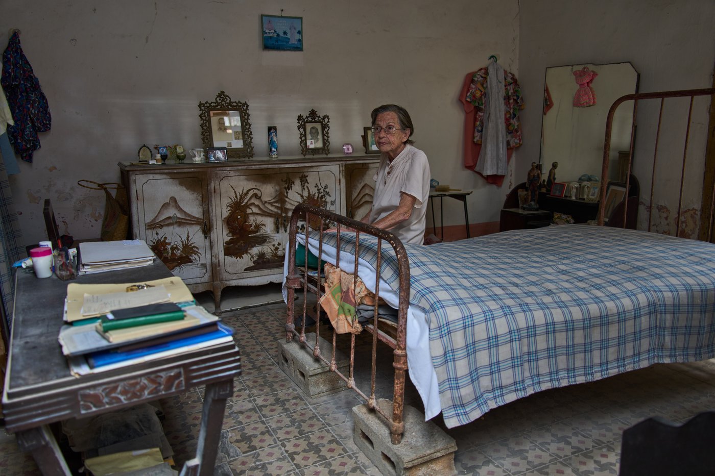 PHOTO ESSAY: Elderly Cubans cope with a deepening economic crisis | iNFOnews.ca