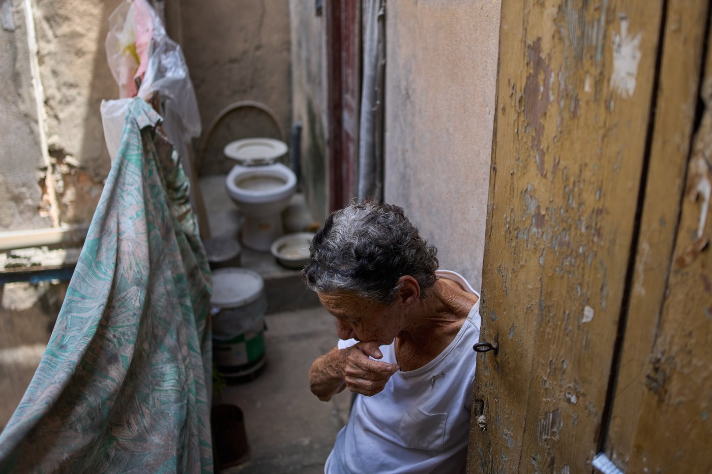 PHOTO ESSAY: Elderly Cubans cope with a deepening economic crisis | iNFOnews.ca