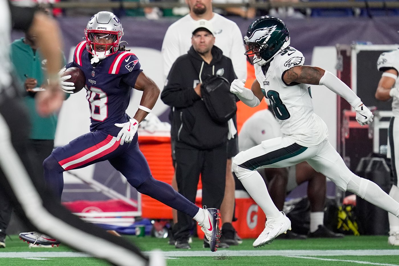 Tommy DeVito throws TD pass, Ja’Quinden Jackson taken off in ambulance as Patriots beat Eagles 24-21 | iNFOnews.ca
