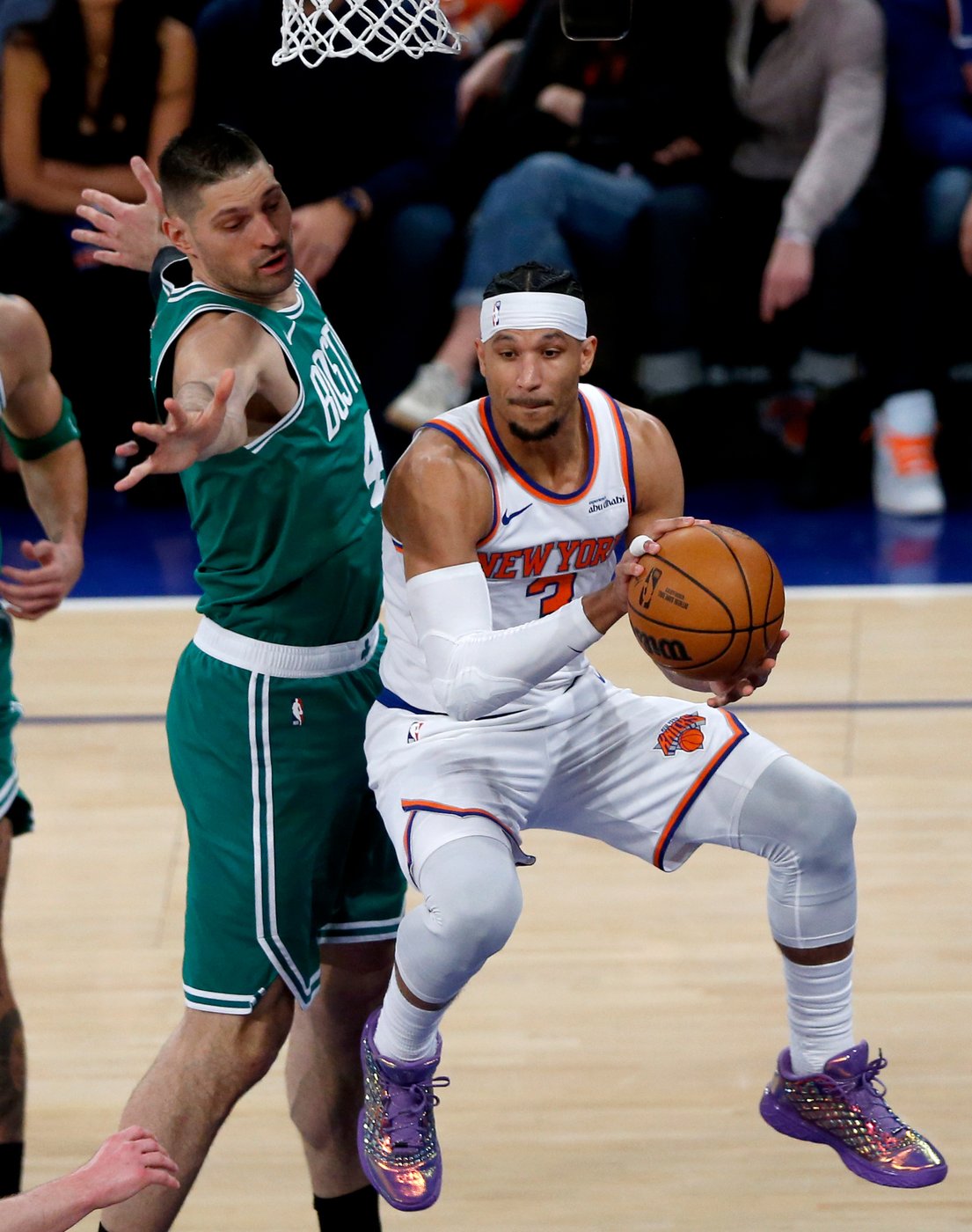 Knicks stay alive in race for No. 2 seed in East, beat Celtics in Tatum's return to MSG | iNFOnews.ca
