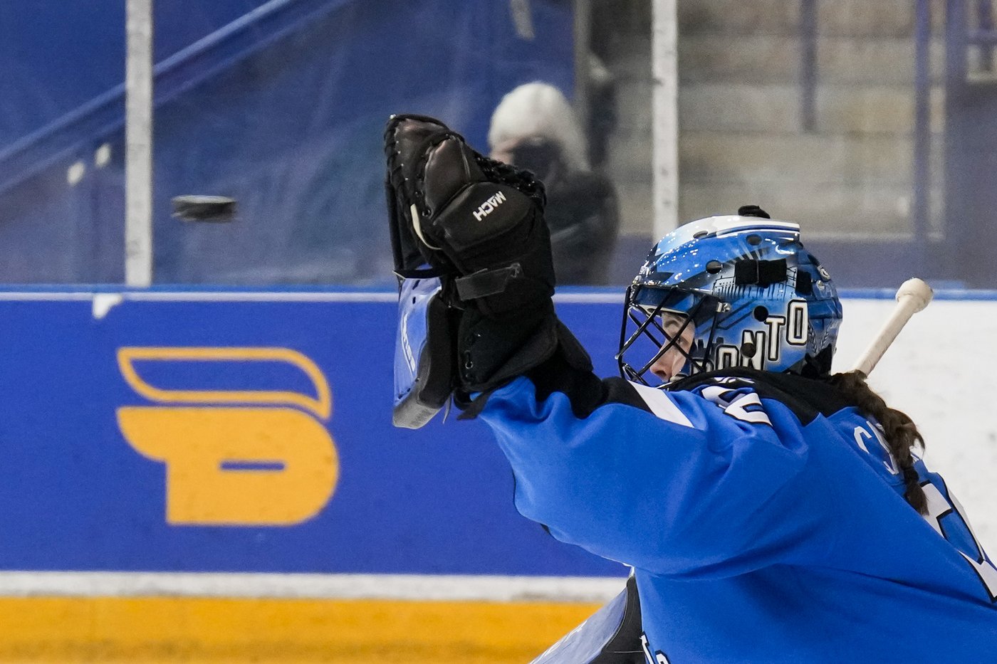 Mom's MS journey an inspiration for Vancouver Goldeneyes goalie | iNFOnews.ca Mom's MS journey an inspiration for Vancouver Goldeneyes goalie | iNFOnews.ca