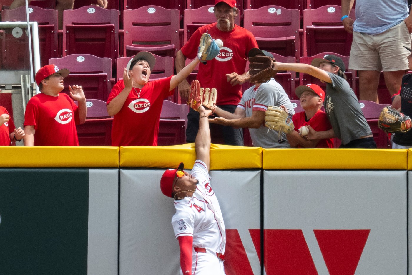 Gabriel Moreno's homer in 8th sends Diamondbacks past Reds 5-3 for Lovullo's 700th win | iNFOnews.ca