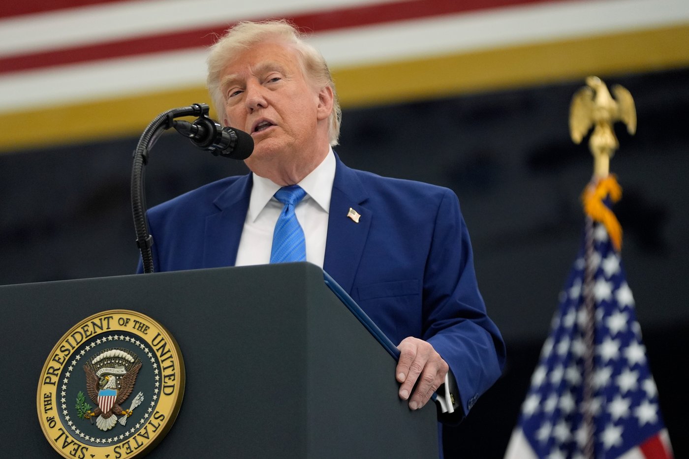 President Donald Trump unveils the new Air Force One, a converted Qatari jet | iNFOnews.ca
