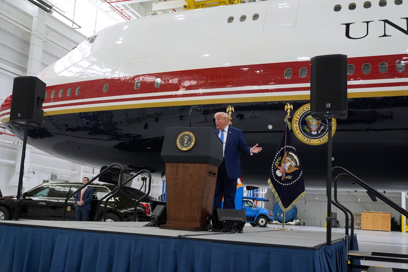 President Donald Trump unveils the new Air Force One, a converted Qatari jet | iNFOnews.ca