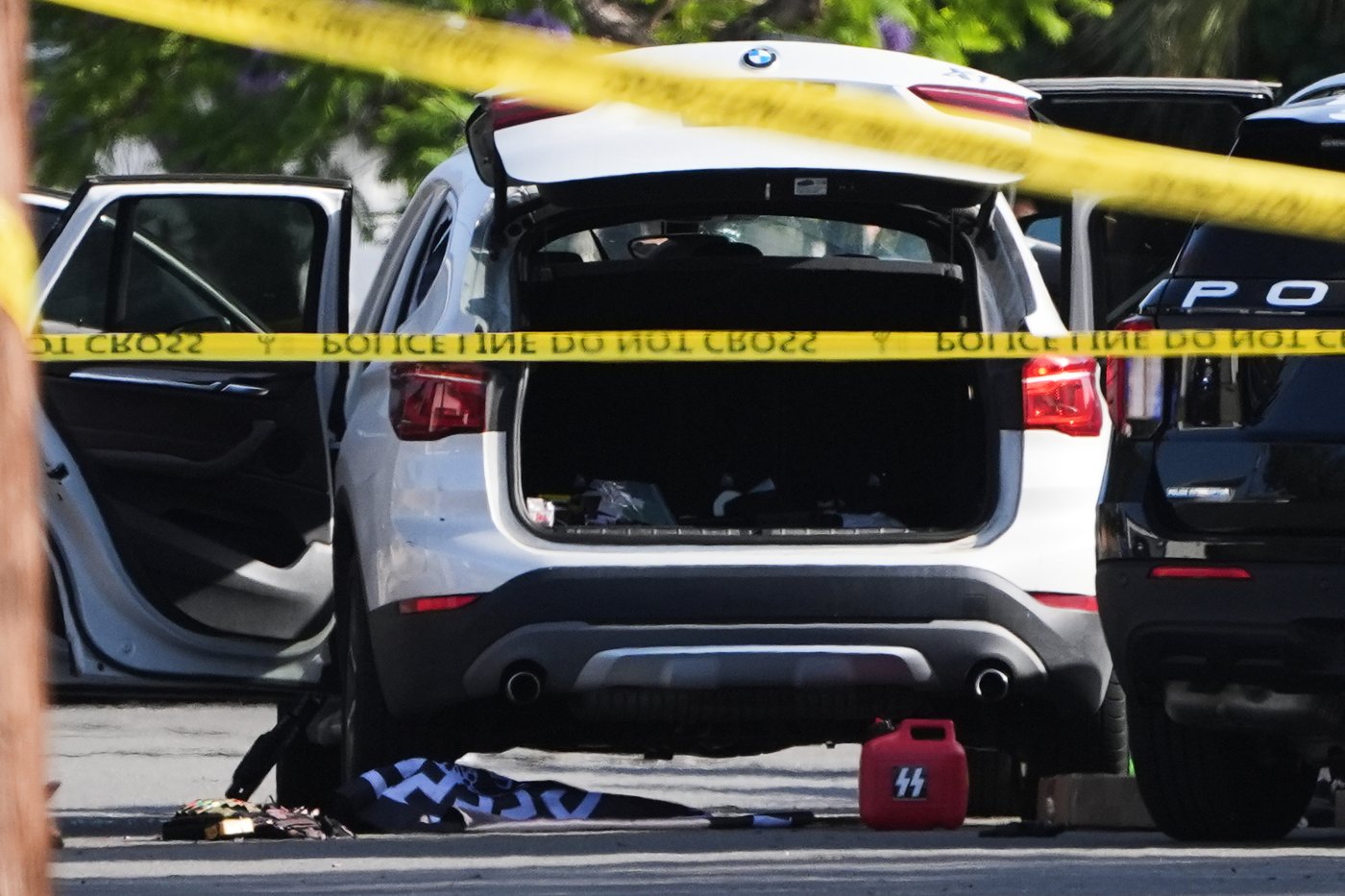 Photos from the scene of a deadly shooting at a San Diego mosque | iNFOnews.ca