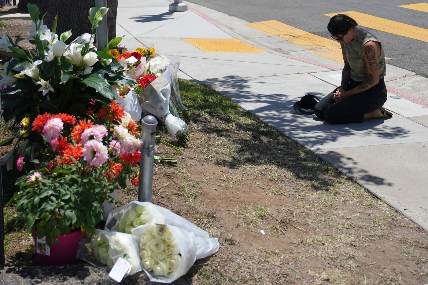 Photos from the scene of a deadly shooting at a San Diego mosque | iNFOnews.ca