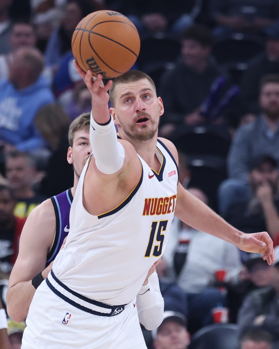 Jamal Murray makes 10 3-pointers, including a half-court heave, to lead Nuggets past Jazz 130-117 | iNFOnews.ca