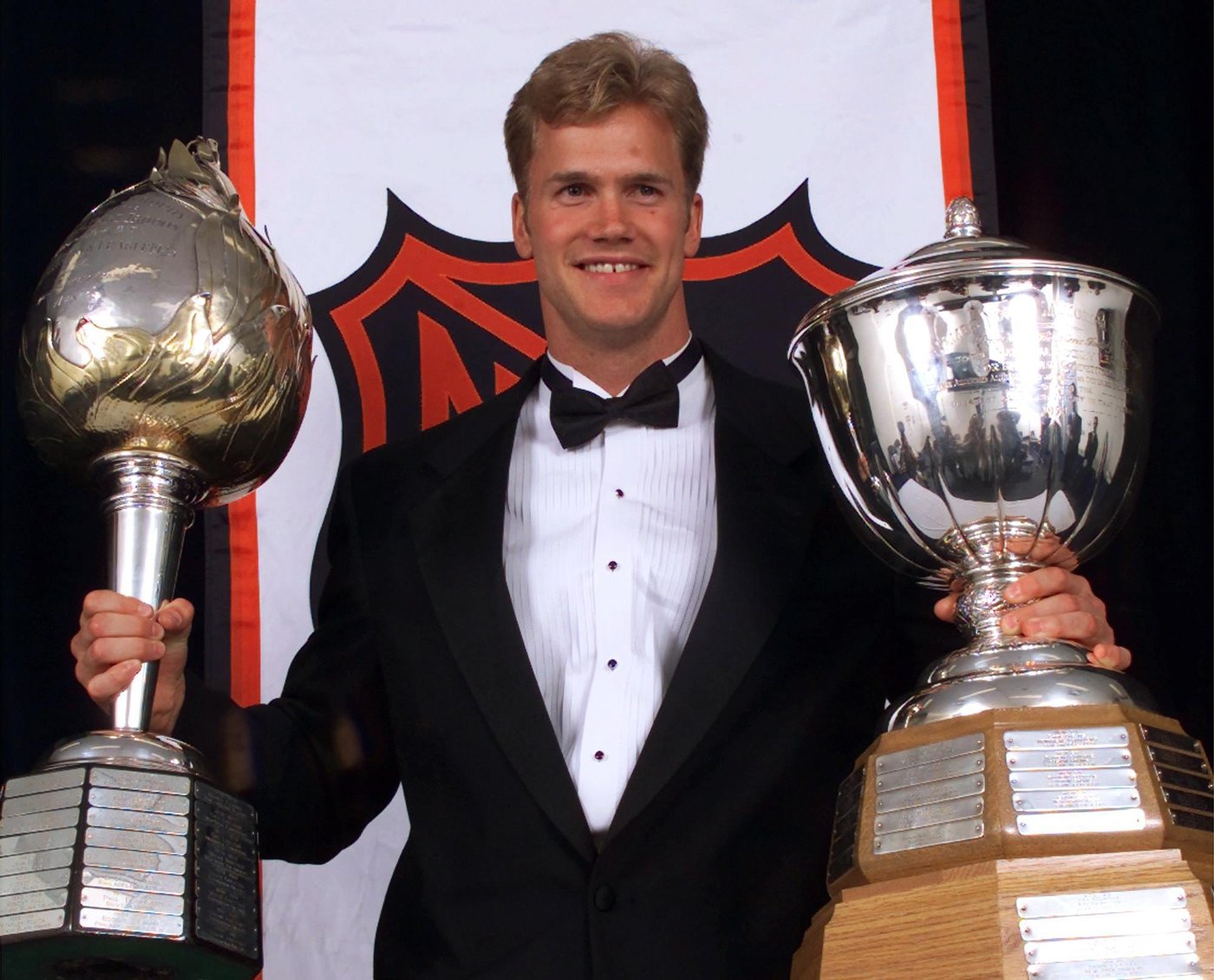 'It all lies within you': Chris Pronger talks new book, NHL front-office interest | iNFOnews.ca