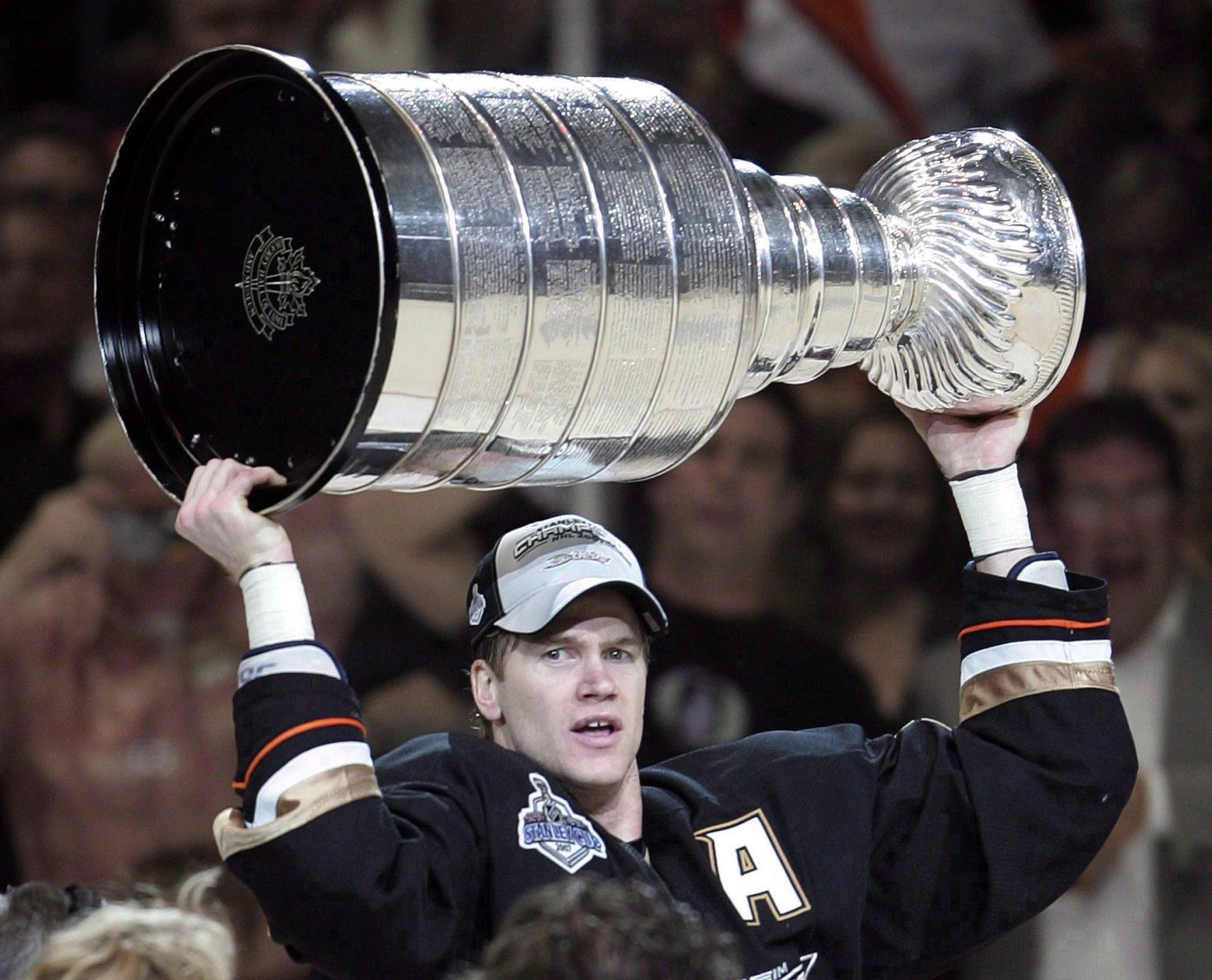 'It all lies within you': Chris Pronger talks new book, NHL front-office interest | iNFOnews.ca