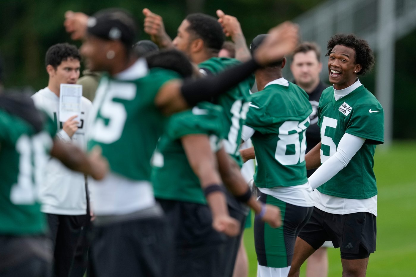Jets coach Aaron Glenn turns to analytics, science and rest to reshape training camp schedule | iNFOnews.ca Jets coach Aaron Glenn turns to analytics, science and rest to reshape training camp schedule | iNFOnews.ca