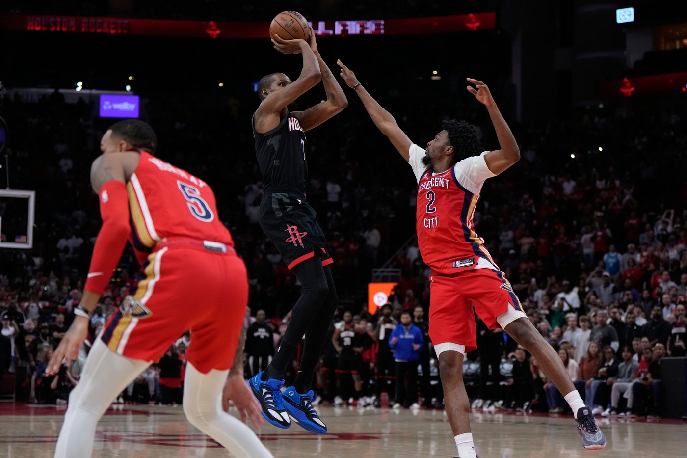 Rockets outlast Pelicans 107-105 to move into 3rd place in West | iNFOnews.ca