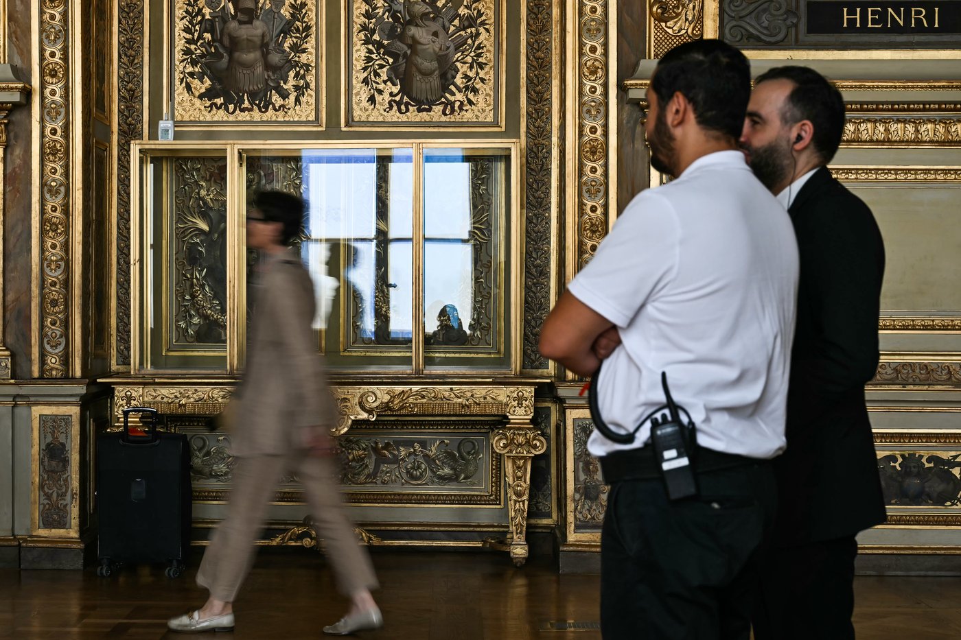 Louvre reopens Apollo Gallery after a brazen heist, but no jewels are on display | iNFOnews.ca