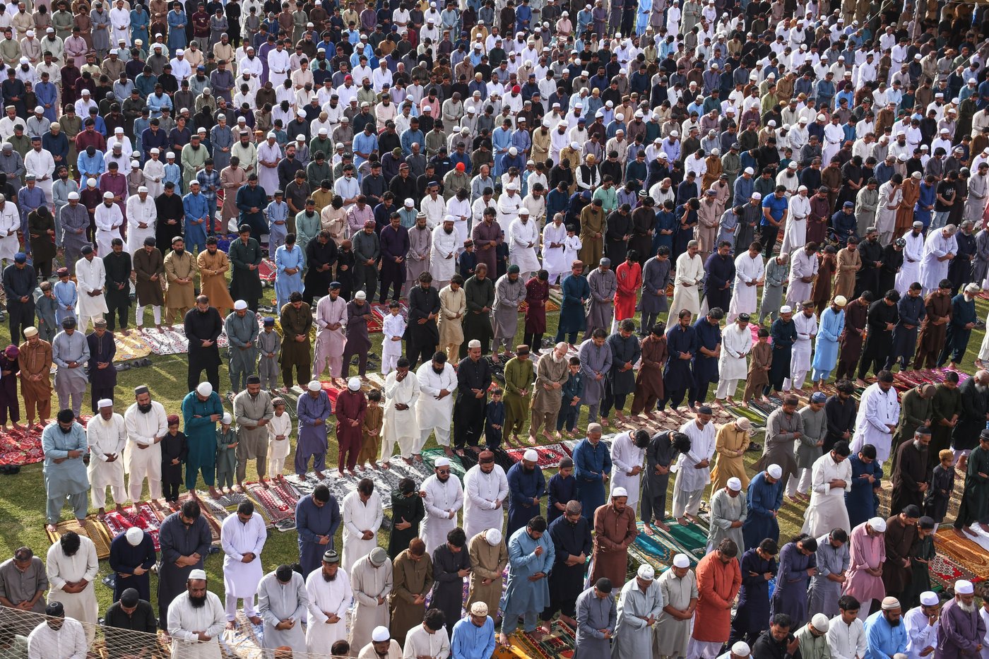 Muslims around the world celebrate Eid al-Adha, in photos | iNFOnews.ca