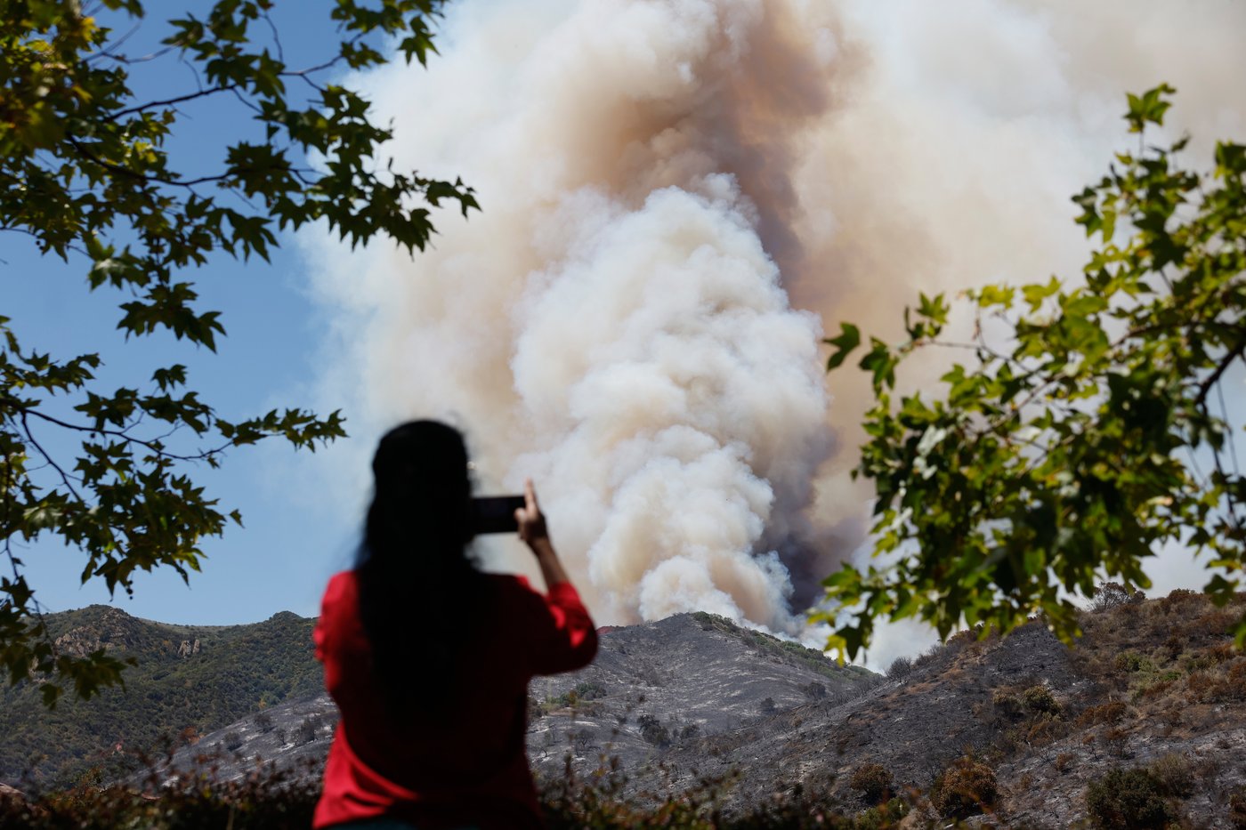 Photos show firefighters battling Southern California blaze | iNwheels