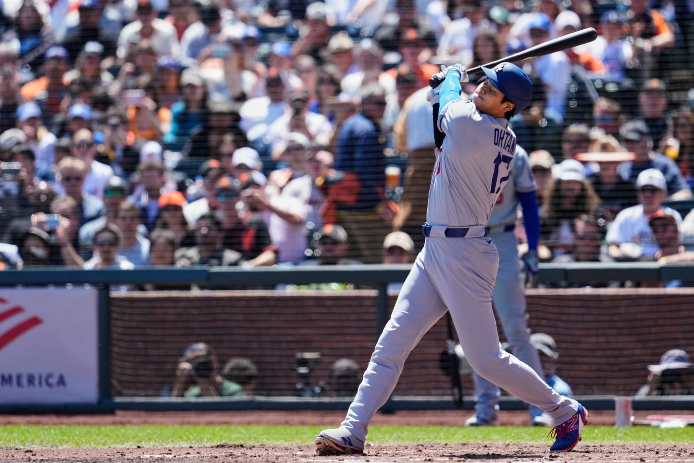 Glasnow, Scott combine for 1-hitter as the Dodgers beat the Giants 3-0 to avoid series sweep | iNFOnews.ca