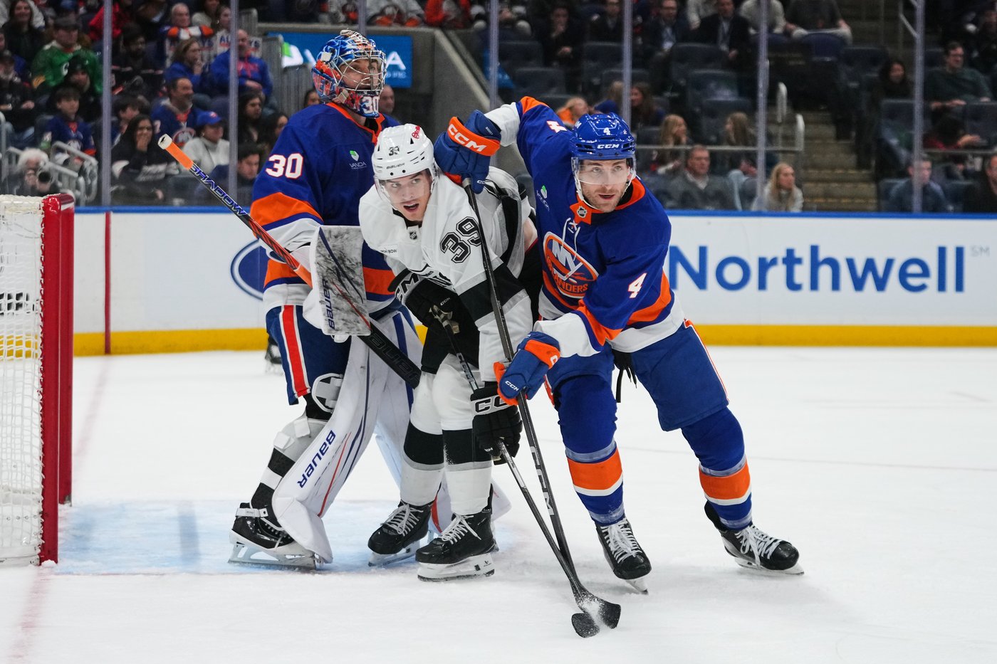 Kempe scores to lead Kings over Islanders 3-2 | iNFOnews.ca