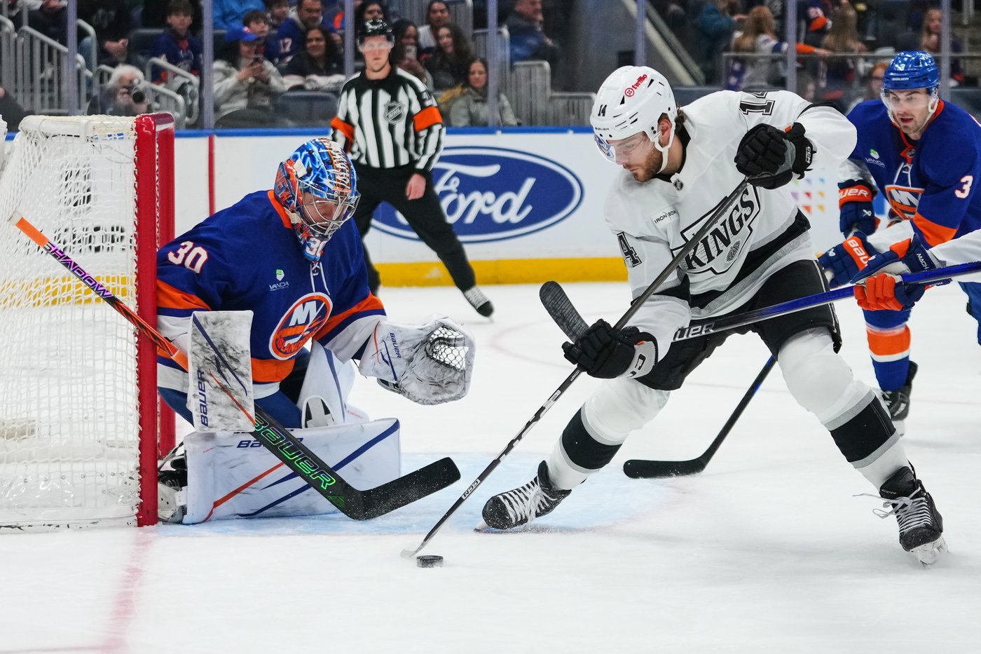 Kempe scores to lead Kings over Islanders 3-2 | iNFOnews.ca