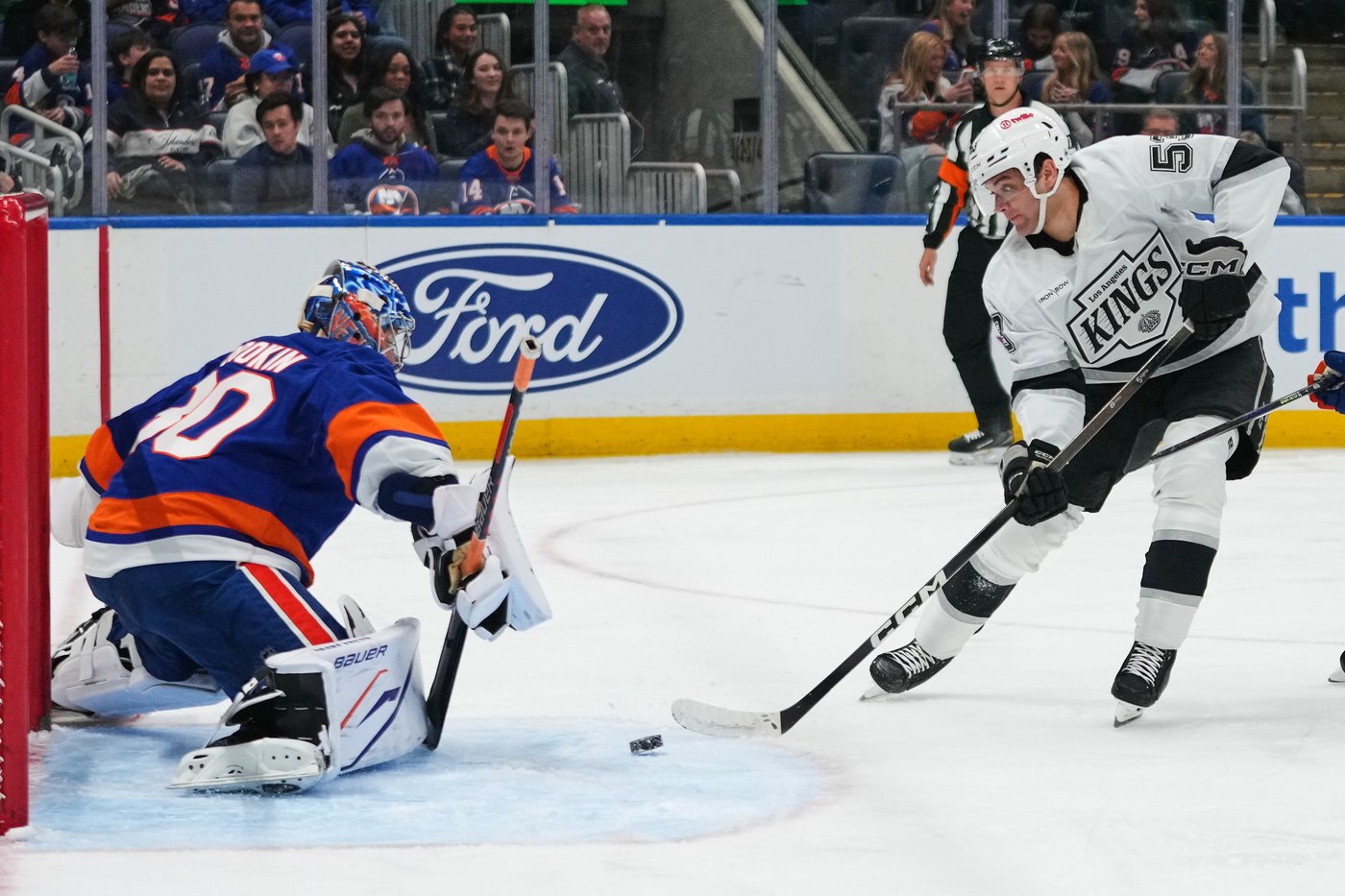 Kempe scores to lead Kings over Islanders 3-2 | iNFOnews.ca