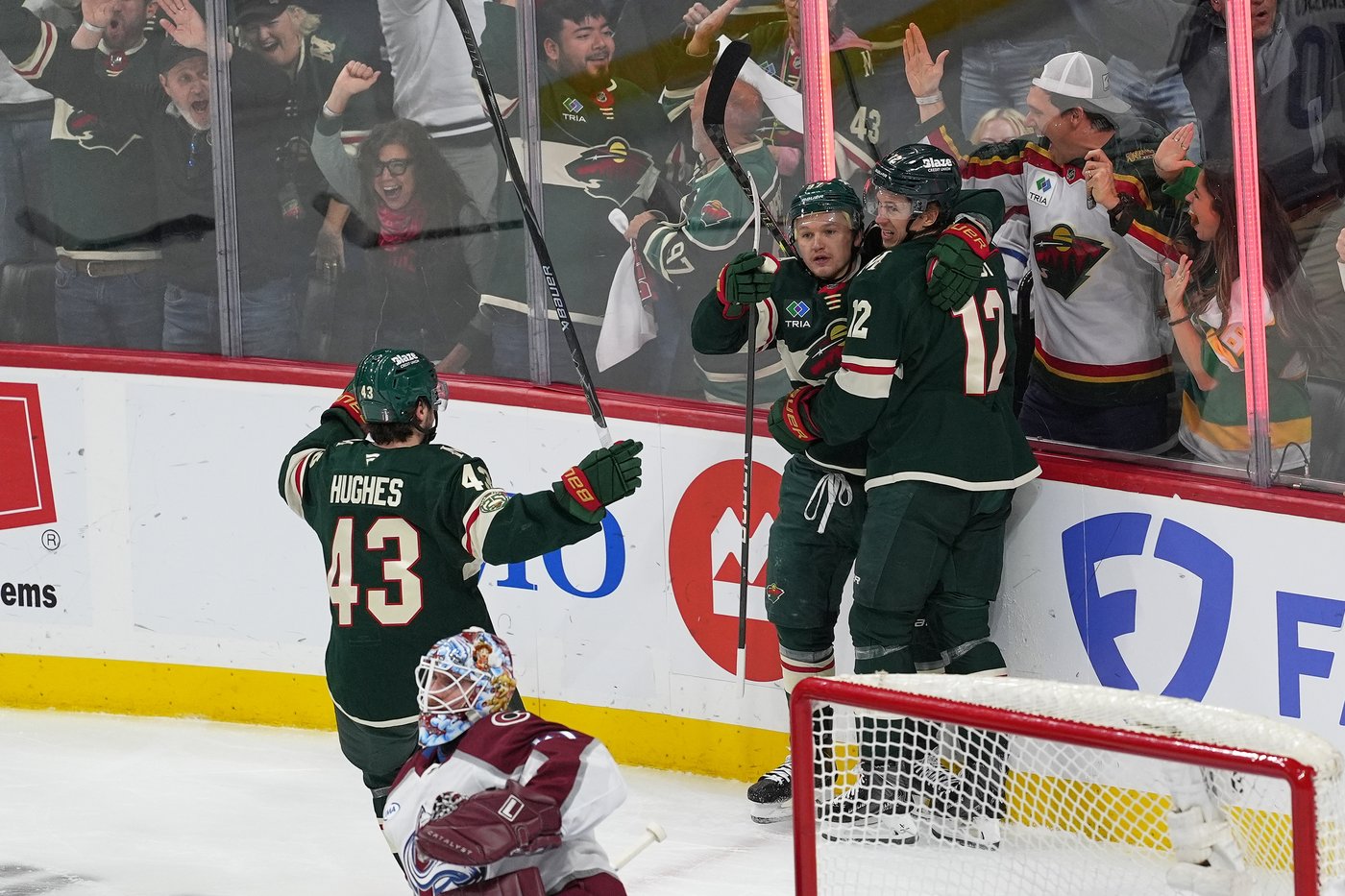 Avs make their first goalie change by pulling Wedgewood for Blackwood during Game 3 in loss to Wild | iNFOnews.ca
