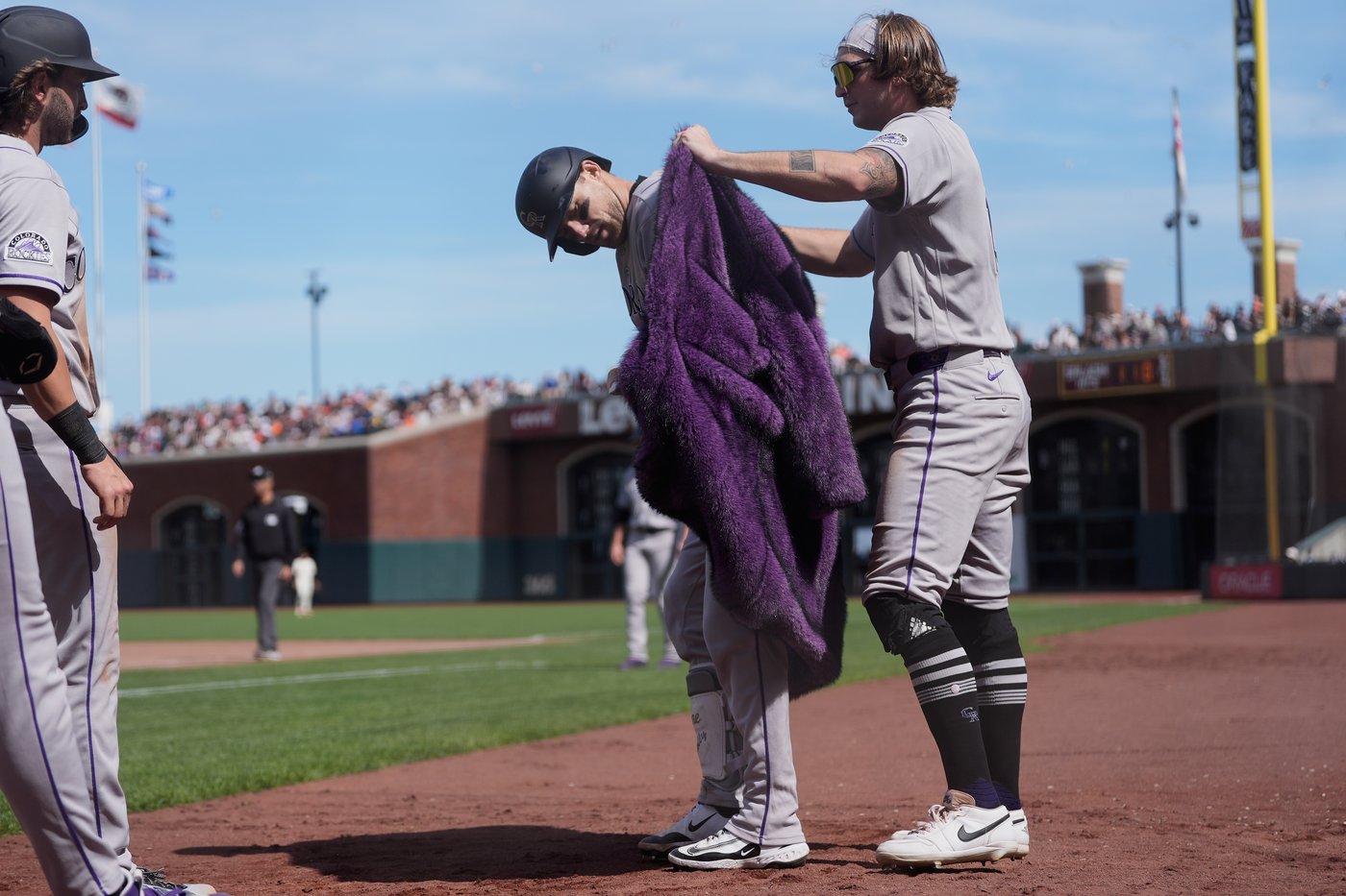 Amador and Sullivan hit 3-run HRs to help Rockies beat Giants 13-7 | iNFOnews.ca Amador and Sullivan hit 3-run HRs to help Rockies beat Giants 13-7 | iNFOnews.ca