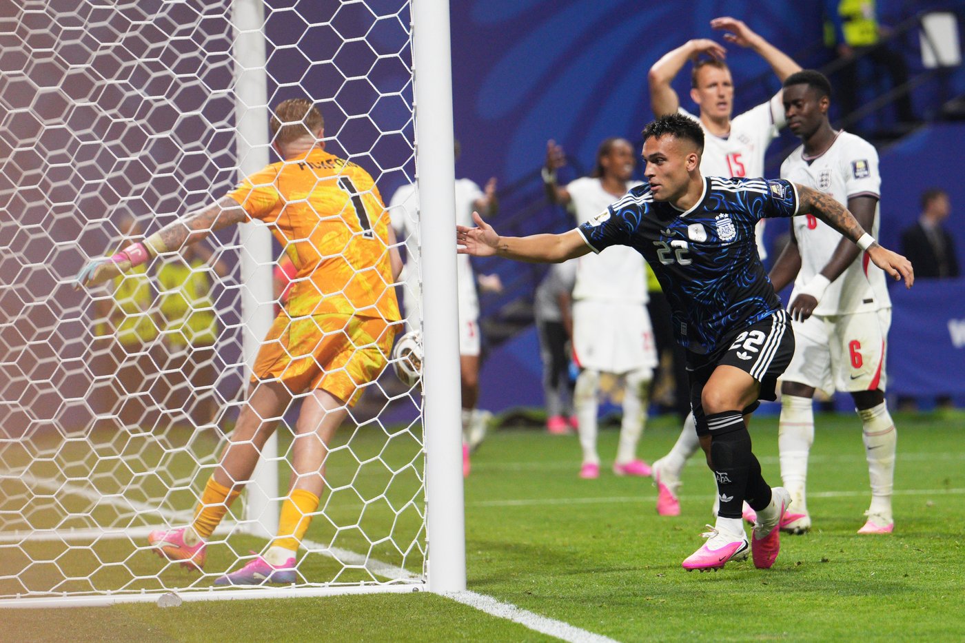 Defending champion Argentina reaches World Cup final by beating England 2-1 | iNFOnews.ca