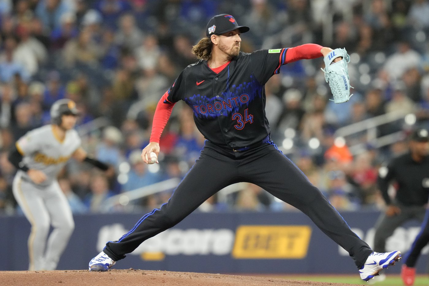 With reinforcements coming, Blue Jays show signs that they're returning to form | iNFOnews.ca