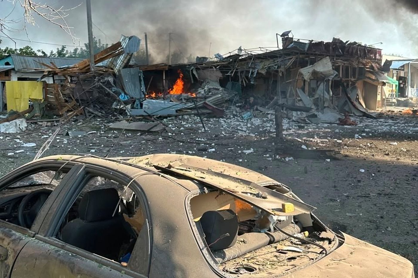 Ukraine aims a drone blitz at Moscow while Russian missiles kill 10 in a Ukrainian village | iNFOnews.ca