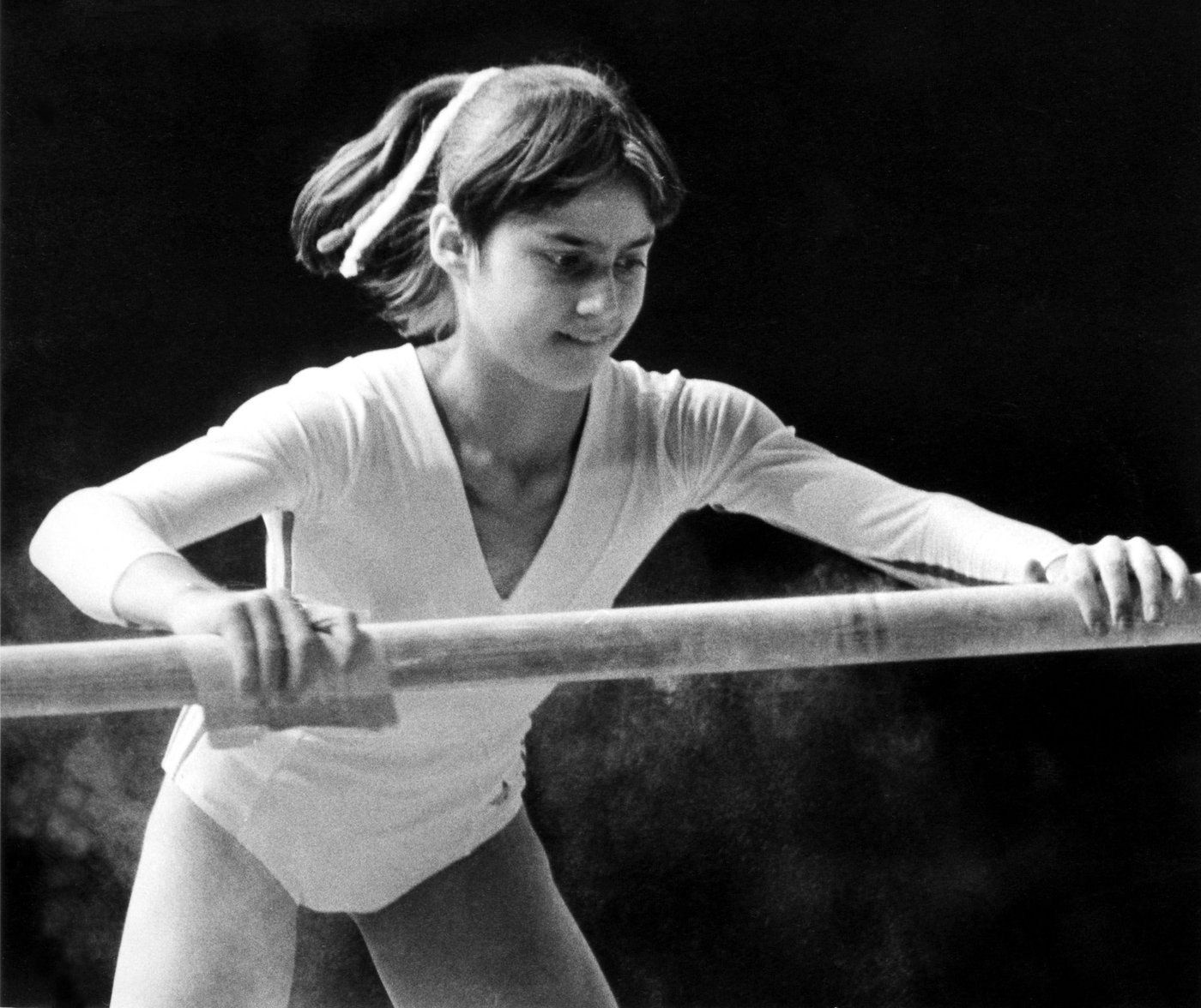 Olympic great Comaneci returns to Montreal, where her perfect 10 changed gymnastics | iNFOnews.ca