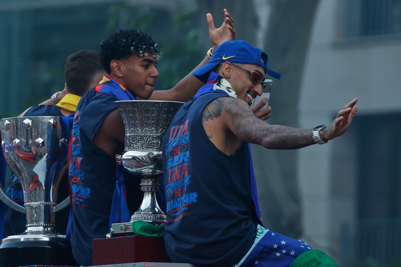 750,000 people take to the streets to celebrate Barcelona's league title | iNFOnews.ca