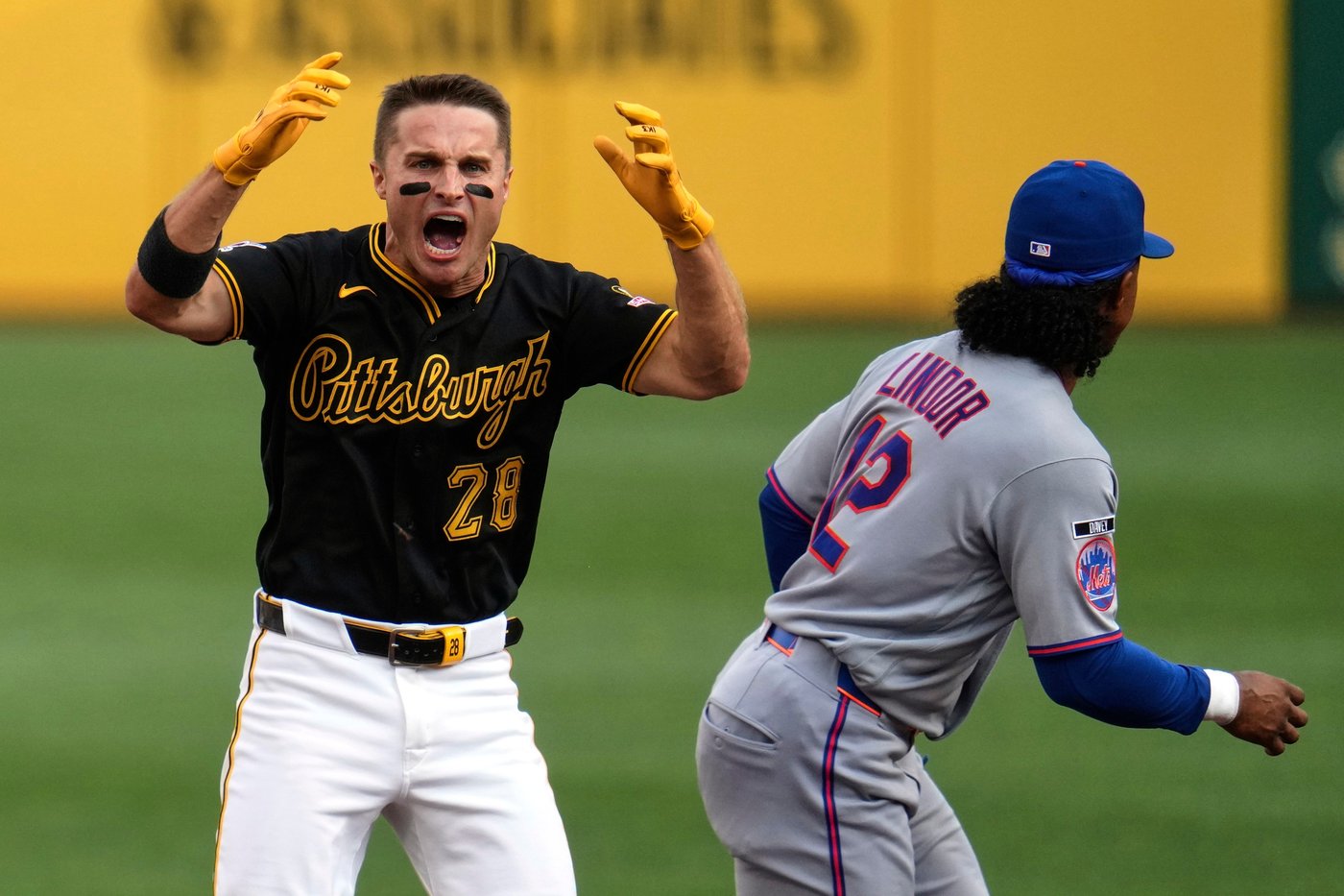 Chandler cruises through 6 innings as Pirates beat Mets 9-0 to end 4-game skid | iNFOnews.ca