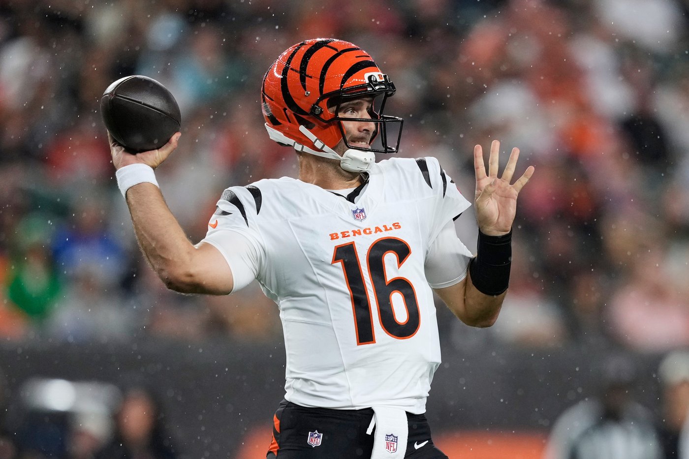 Joe Burrow starts and backup Joe Flacco throws a TD pass as Bengals beat Lions 16-14 | iNFOnews.ca Joe Burrow starts and backup Joe Flacco throws a TD pass as Bengals beat Lions 16-14 | iNFOnews.ca
