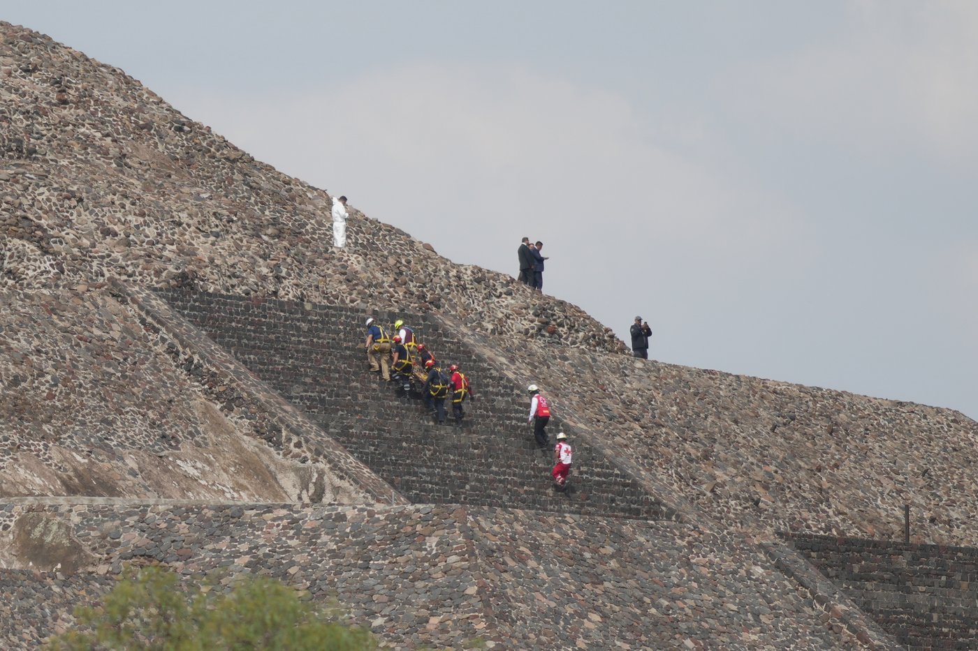 Mexico boosts security at tourist spots after Canadian killed, others hurt on pyramid | iNFOnews.ca