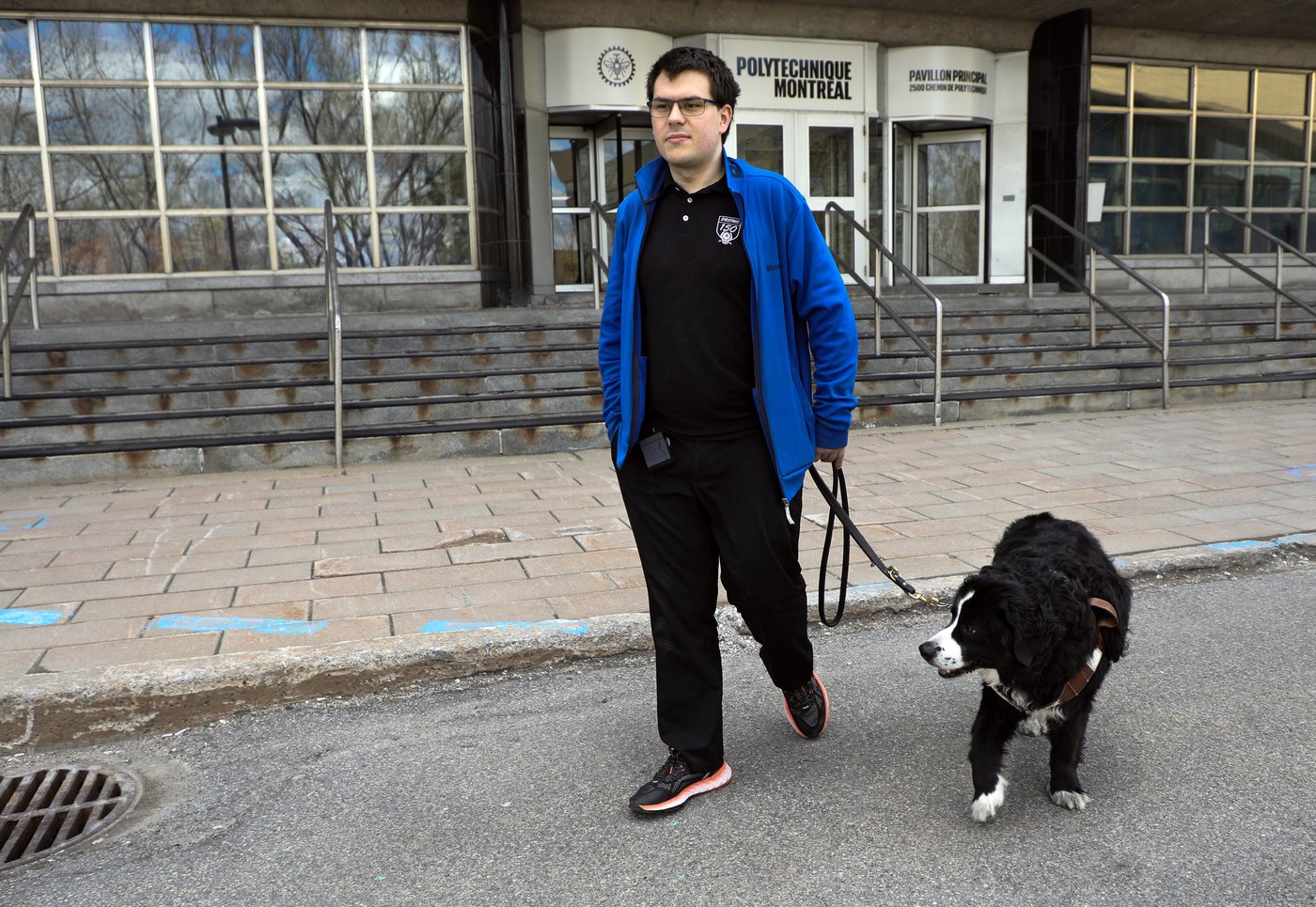 Quebecer graduating from Polytechnique with service dog who attended every class | iNFOnews.ca