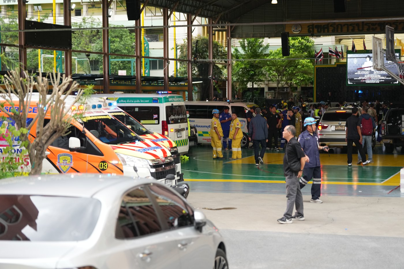 Police respond to a school shooting in Thailand, in photos | iNFOnews.ca