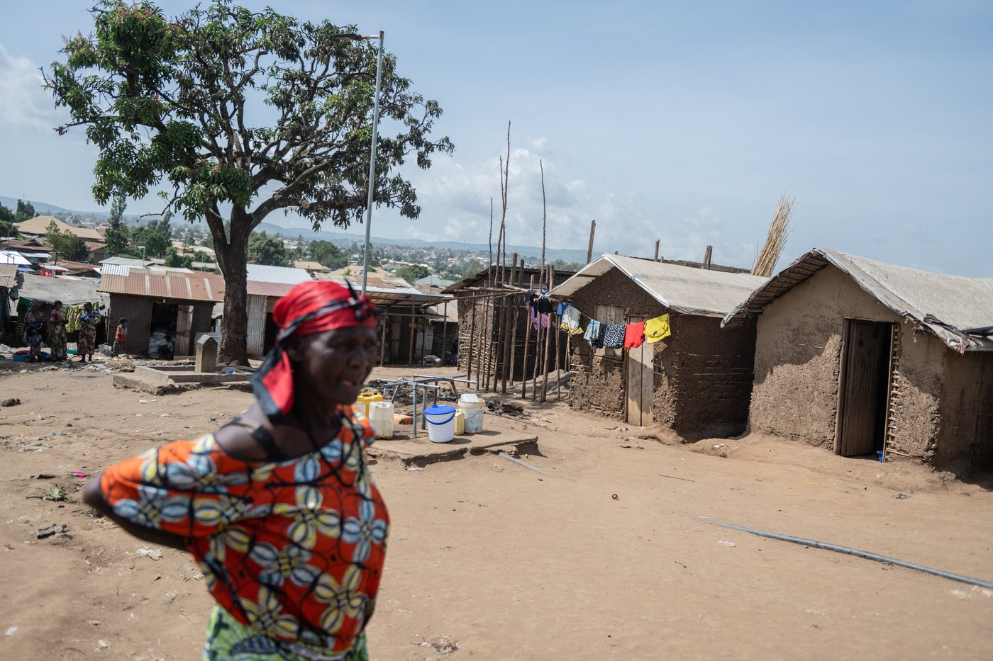 In Congo displacement camp, fighting Ebola with sand, oatmeal and one thermometer but no water | iNFOnews.ca